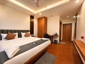 Sukanya Elite Puri - New Luxurious stay near Blue Flag beach withAC Room, Free Parking & Restaurant