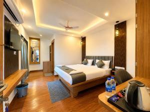 Sukanya Elite Puri - New Luxurious stay near Blue Flag beach withAC Room, Free Parking & Restaurant