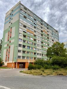 Park Grabiszyński Charming Apartment by BookingHost