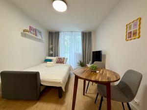 Park Grabiszyński Charming Apartment by BookingHost