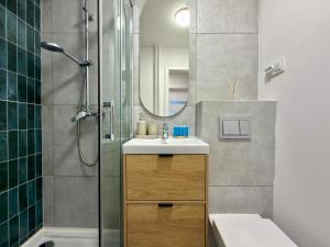 Park Grabiszyński Charming Apartment by BookingHost