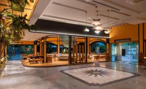 Holiday Garden Hotel