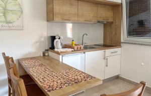 Gorgeous Apartment In Opric