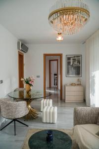 Stylish Benidorm apartment, pools, sauna terrace