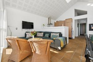 Unique Beach House - Right On The Beach