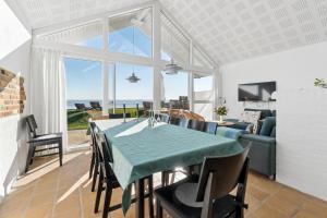 Unique Beach House - Right On The Beach