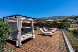 Villa Paris with Rooftop & Jacuzzi
