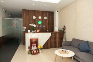 Lucky Hotel