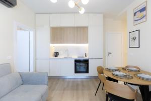 Seaside Serenity Palm Apartment - Happy Rentals