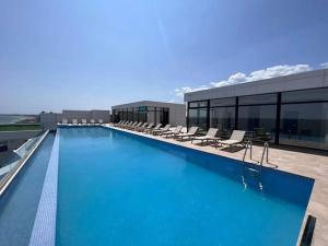 Infinity Premium Apartment - Beach Pool & Spa Resort Parking