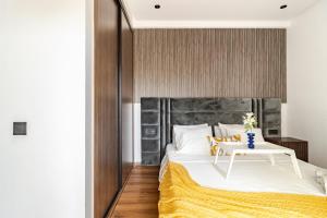 Luxury apartement in CFC 2 Pools, Gym & Parking