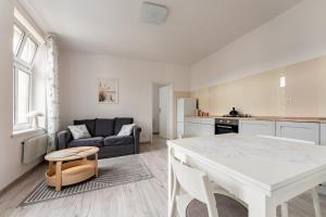Stare Domki Heritage Apartment by BookingHost
