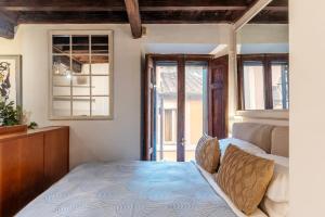 CS Spanish Steps Historic Loft