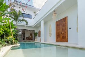 Villa Puligny - Stylish 2BR Haven in Canggu