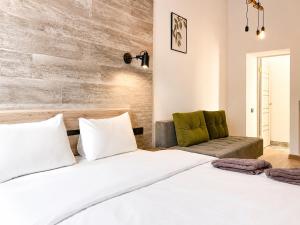 ROMANTIC Apartments-in center , 3 min to Rynok Square