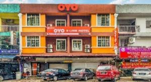 OYO 89703 B Link Hotel