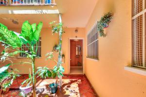 Two bedroom apartment with patio in Malaga City Center
