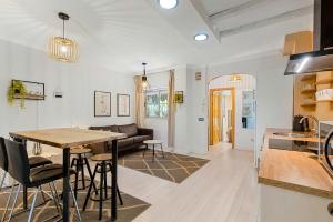 Two bedroom apartment with patio in Malaga City Center