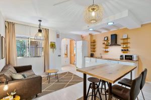 Two bedroom apartment with patio in Malaga City Center
