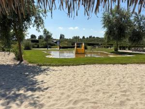 Chalet dichtbij strand Vrouwenpolder