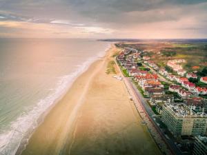 Duplex in Knokke with Stunning Sea Views