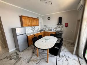 Seafront 2BR Apartment Xwejni bay