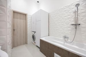 Deluxe & Cozy 3Bedroom Suites next to the Fashion St