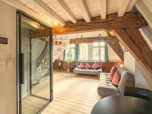Apartment for 6 with Antwerp City Views