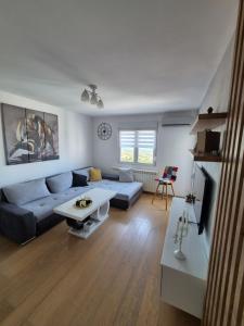 Pogled 011