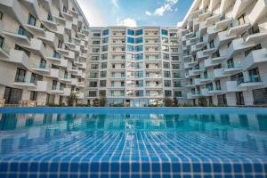 Cozy Infinity Apartment - Beach Pool & Spa Resort