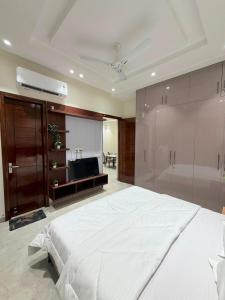 CRAZZY HOME stay