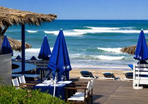 Beachfront Apartment with Pool & Garden Mohammedia