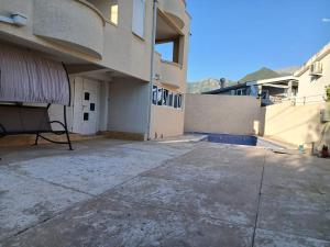 Ilino Pool haus