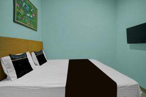 Hotel O near Primaya Hospital formerly La Buana Guest House