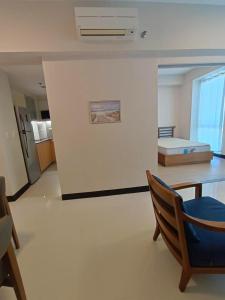 MACTAN NEWTOWN CONDO with pool access