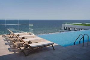 Infinity Premium Suit - Beach Pool & Spa Resort Private Parking