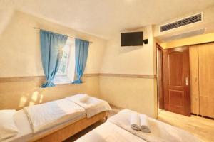 Castle Park Suites