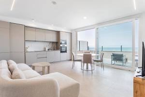 Skyline Grand Resort con Áticos Dúplex y Piscinas Privadas