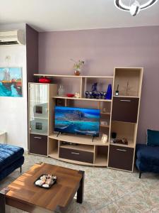 Blue Sky Apartment
