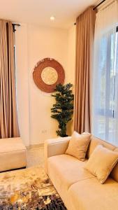 Minimalist Stay and Meru Views