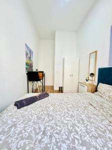 5-BDR Apartment Only 9Min Walk to Matzleinsdorfer Platz