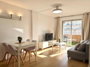 Skyline Pool Apartment