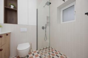 Elegant Apartment in Warsaw Center By the Market by Noclegi Renters