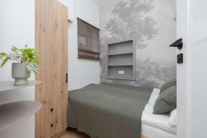 Elegant Apartment in Warsaw Center By the Market by Noclegi Renters