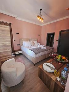 novela in stone house