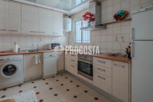 Apartamento frontal al mar con cochera