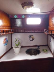 Sleep on a sailboat in magical Alvor Lagoon