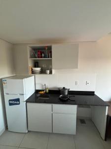 Moderno departamento con piscina con vista al río