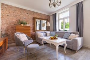 Sanhaus Apartments - MOLO 2 - apartament z ogrodem i parkingiem 3 min od plaży