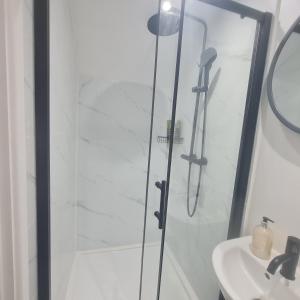 Bespoke en-suite room Banbury